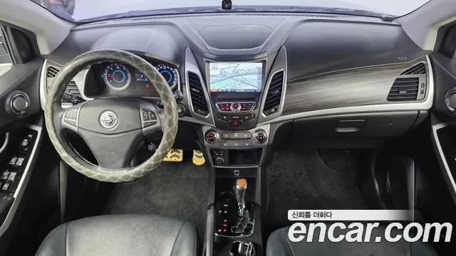 KG Mobility Korando — интерьер