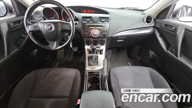 Mazda 마쯔다 3 — интерьер