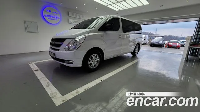 Hyundai Starex
