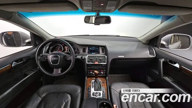 Audi Q7 — интерьер