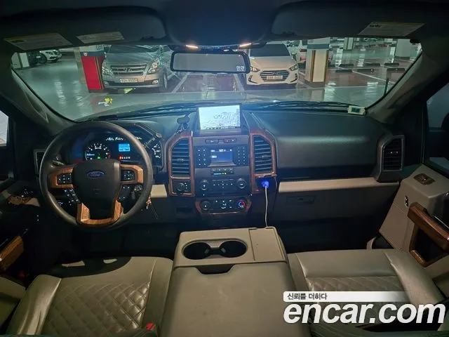 Ford F-150 — интерьер