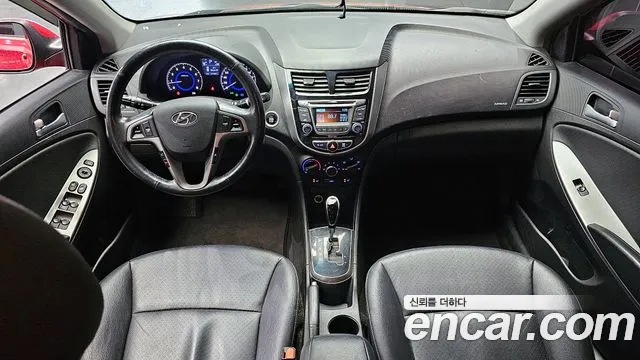 Hyundai Accent — интерьер