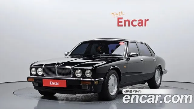 Jaguar XJ-6
