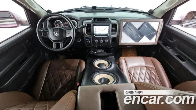 Dodge Ram Pickup — интерьер
