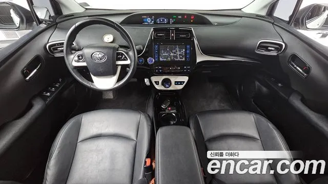 Toyota Prius — интерьер