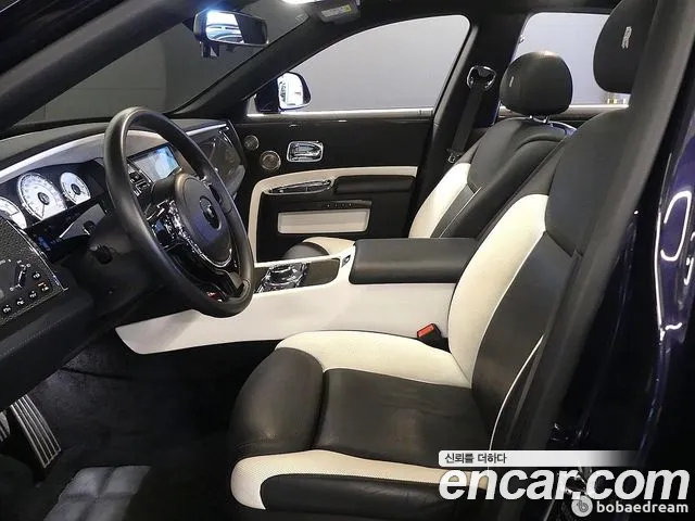 Rolls-Royce Ghost — интерьер