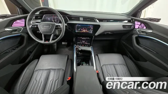 Audi e-tron — интерьер