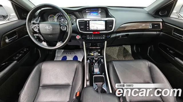Honda Accord — интерьер