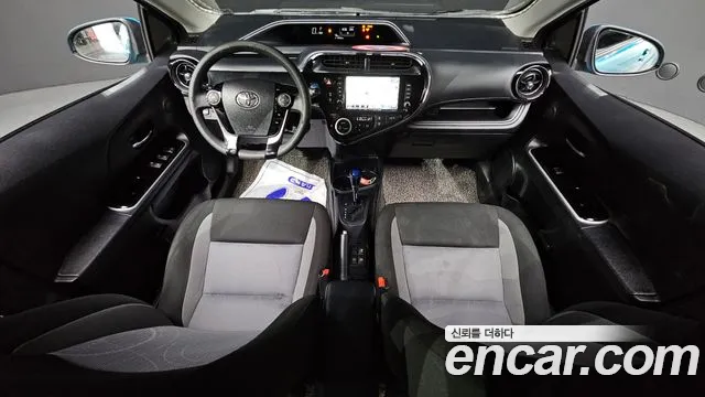 Toyota Prius — интерьер