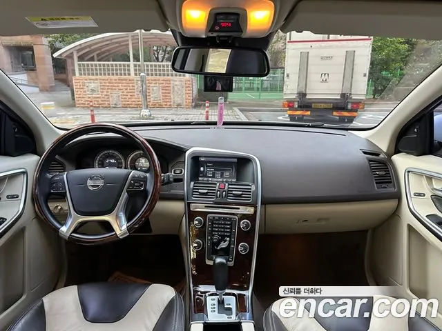 Volvo XC60 — интерьер