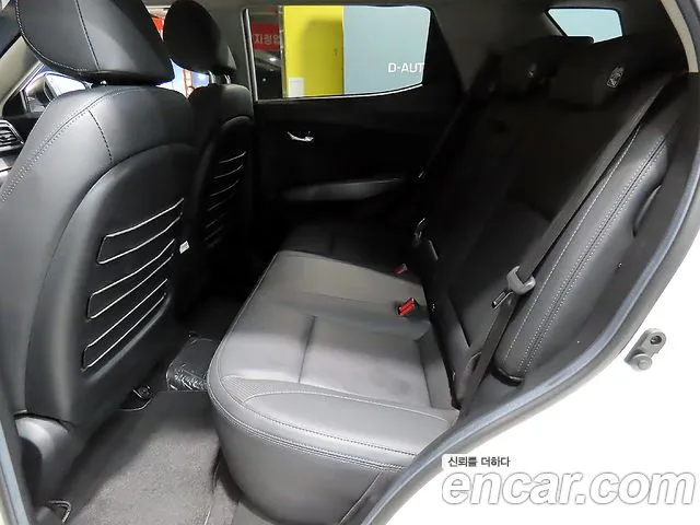 KG Mobility Tivoli — интерьер