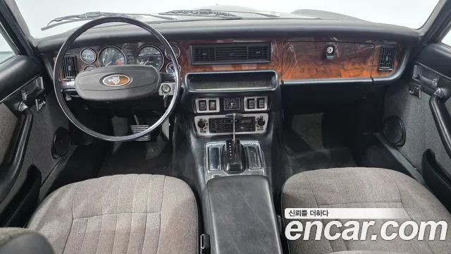 Jaguar XJ-6 — интерьер