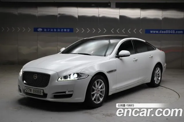 Jaguar XJ