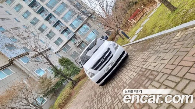 Hyundai Starex