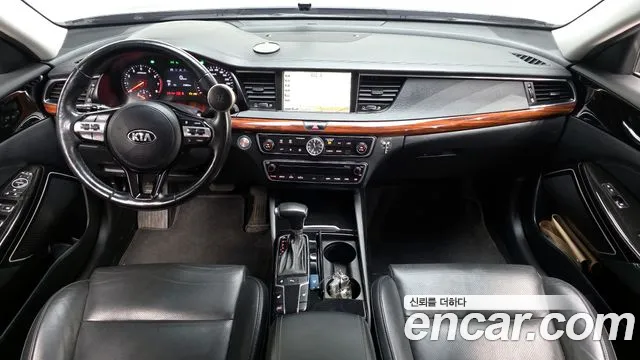 Kia K7 — интерьер