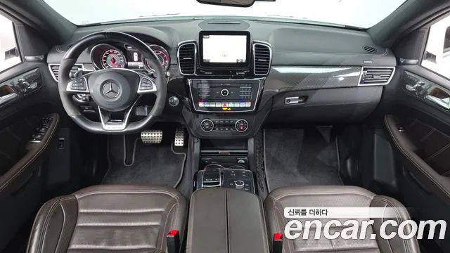 Mercedes-Benz GLE-класс — интерьер