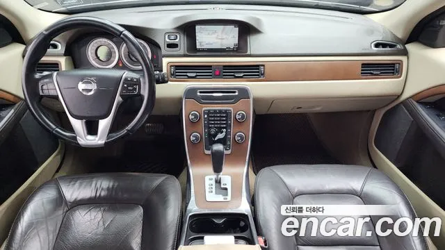 Volvo XC70 — интерьер