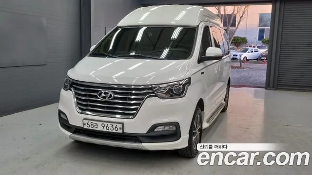 Hyundai Starex