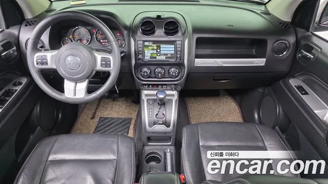 Jeep Compass — интерьер