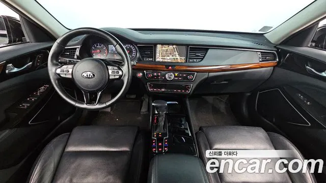 Kia K7 — интерьер