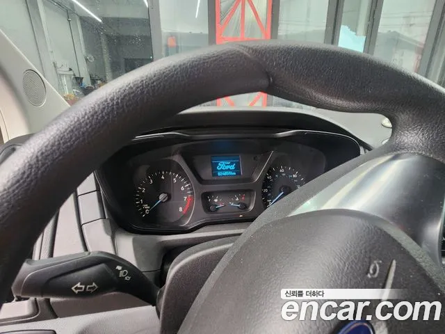Ford Transit — интерьер