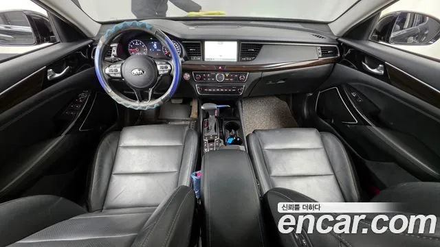 Kia K7 — интерьер