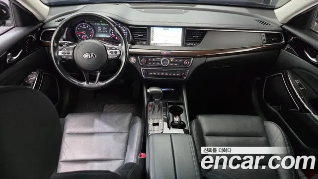 Kia K7 — интерьер