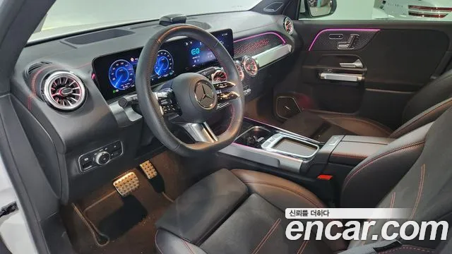 Mercedes-Benz EQB — интерьер