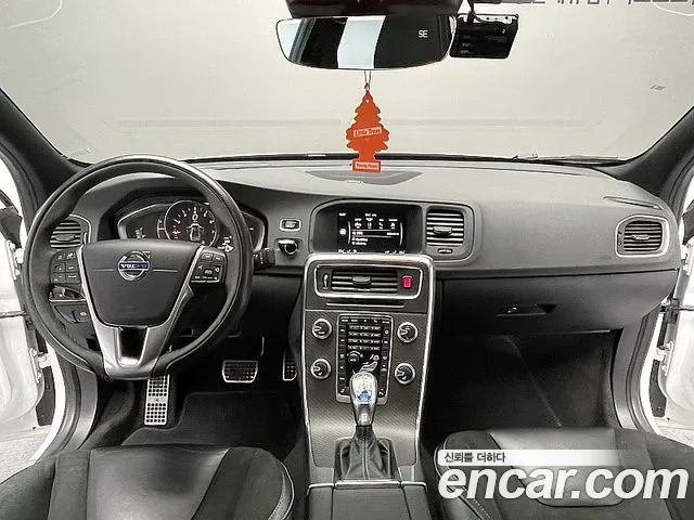 Volvo S60 — интерьер