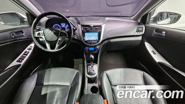 Hyundai Accent — интерьер