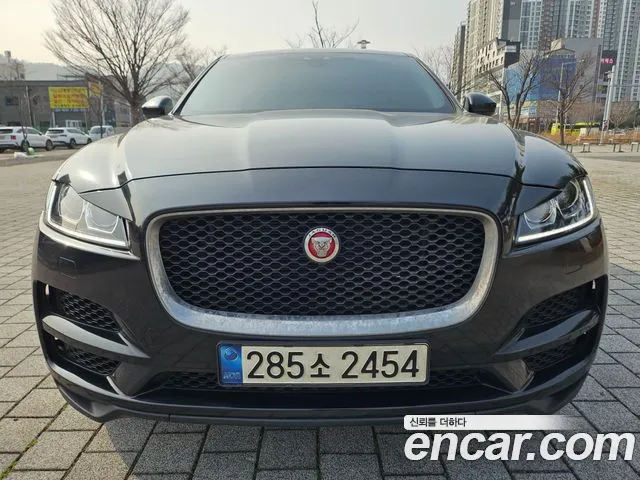 Jaguar F-Pace