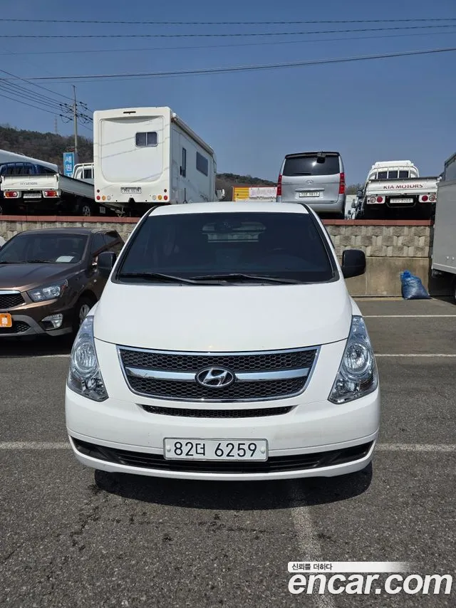 Hyundai Starex
