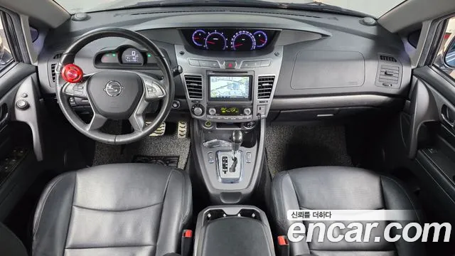 KG Mobility Korando — интерьер