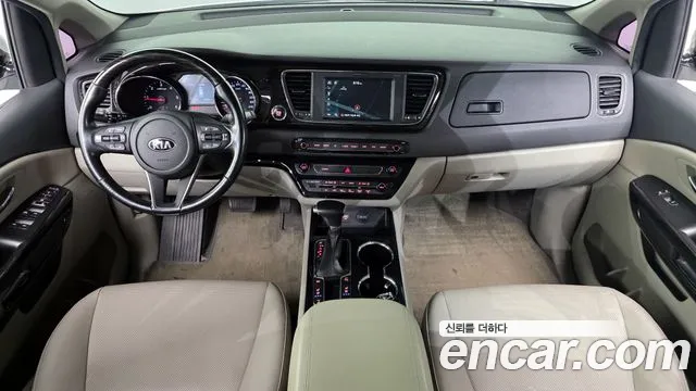 Kia Carnival — интерьер