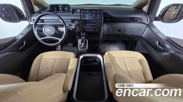 Hyundai Staria — интерьер