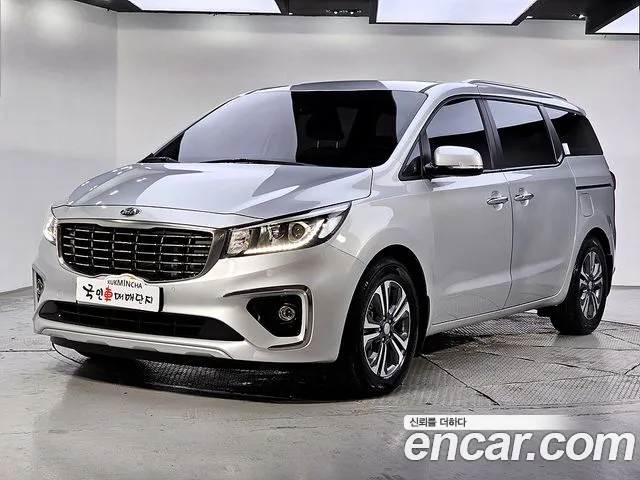 Kia Carnival — экстерьер