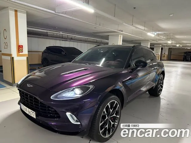 Aston Martin DBX