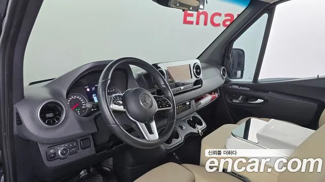 Mercedes-Benz Sprinter — интерьер