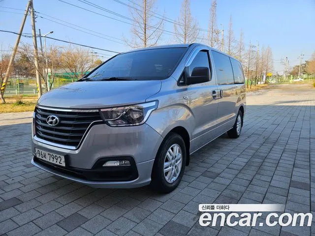 Hyundai Starex
