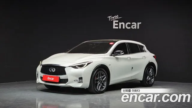 Infiniti Q30
