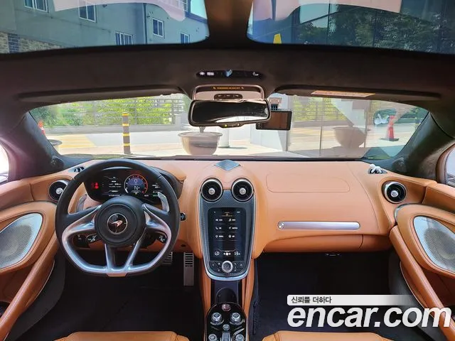 McLaren GT — интерьер