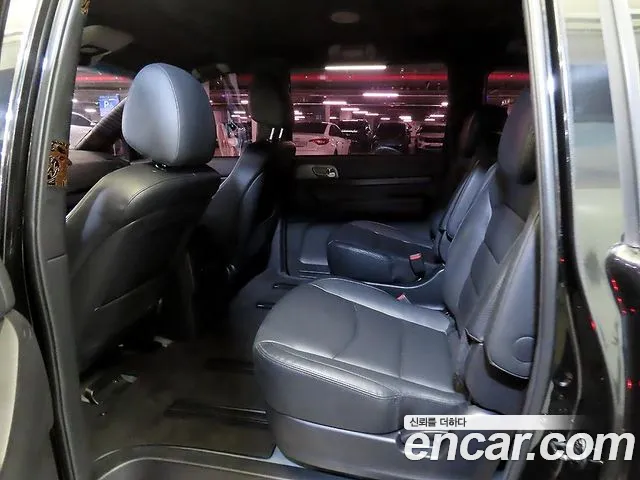 KG Mobility Korando — интерьер