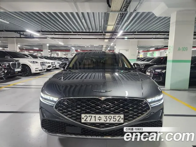 Genesis G90