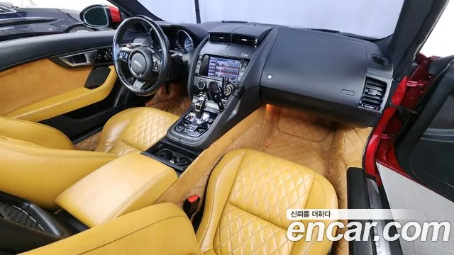Jaguar F-Type — интерьер
