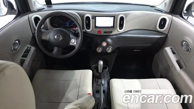Nissan Cube — интерьер