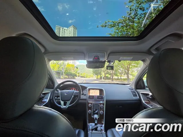 Volvo XC60 — интерьер