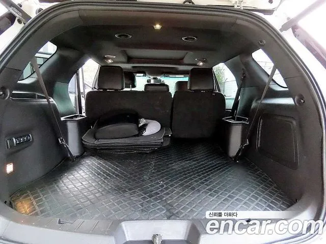Ford Explorer — интерьер