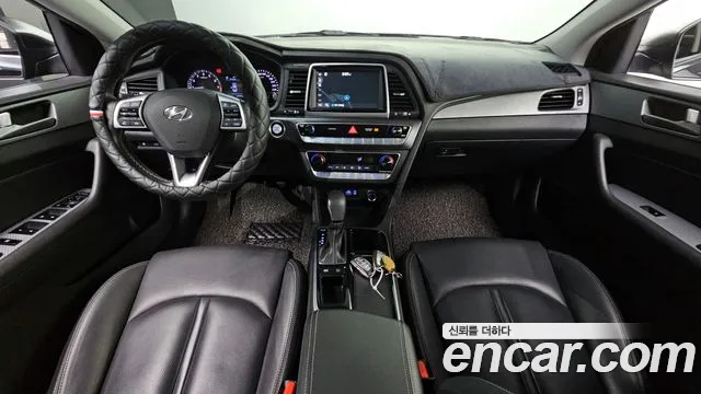 Hyundai Sonata — интерьер
