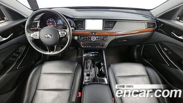 Kia K7 — интерьер