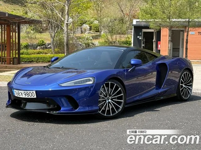 McLaren GT